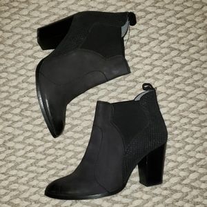 Seychelles black leather booties 8.5